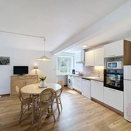 Apartment Lamalo-les-bains: F2, Terrasse, 50m Des Thermes, Animaux Acceptes *